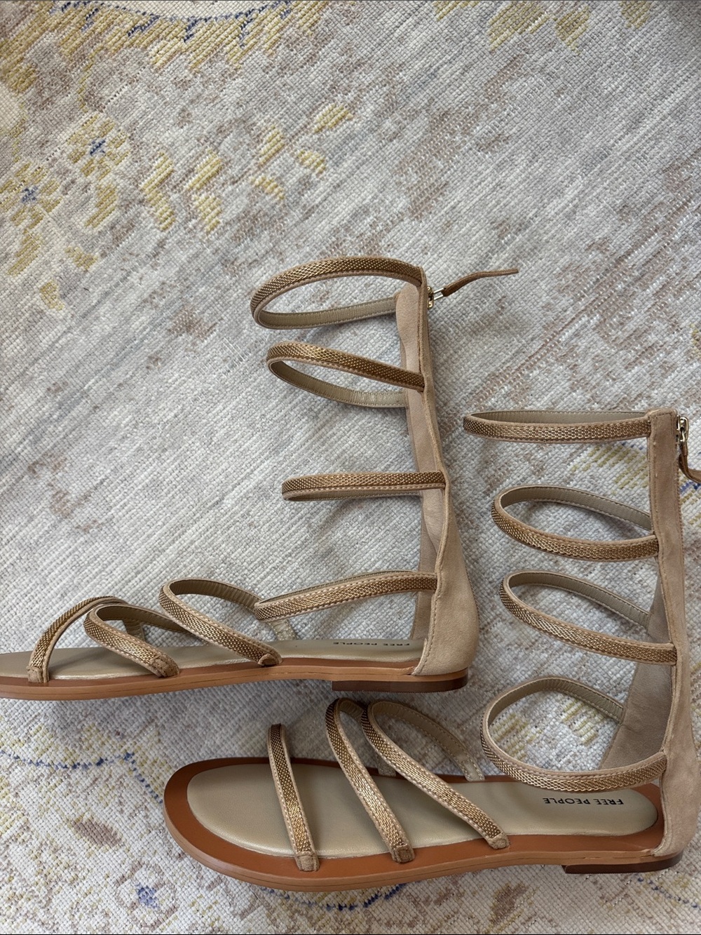 NEW Free People Theia Gladiator Neutral Gold Detail Leather Sandals 8.5 - Picture 5 of 10